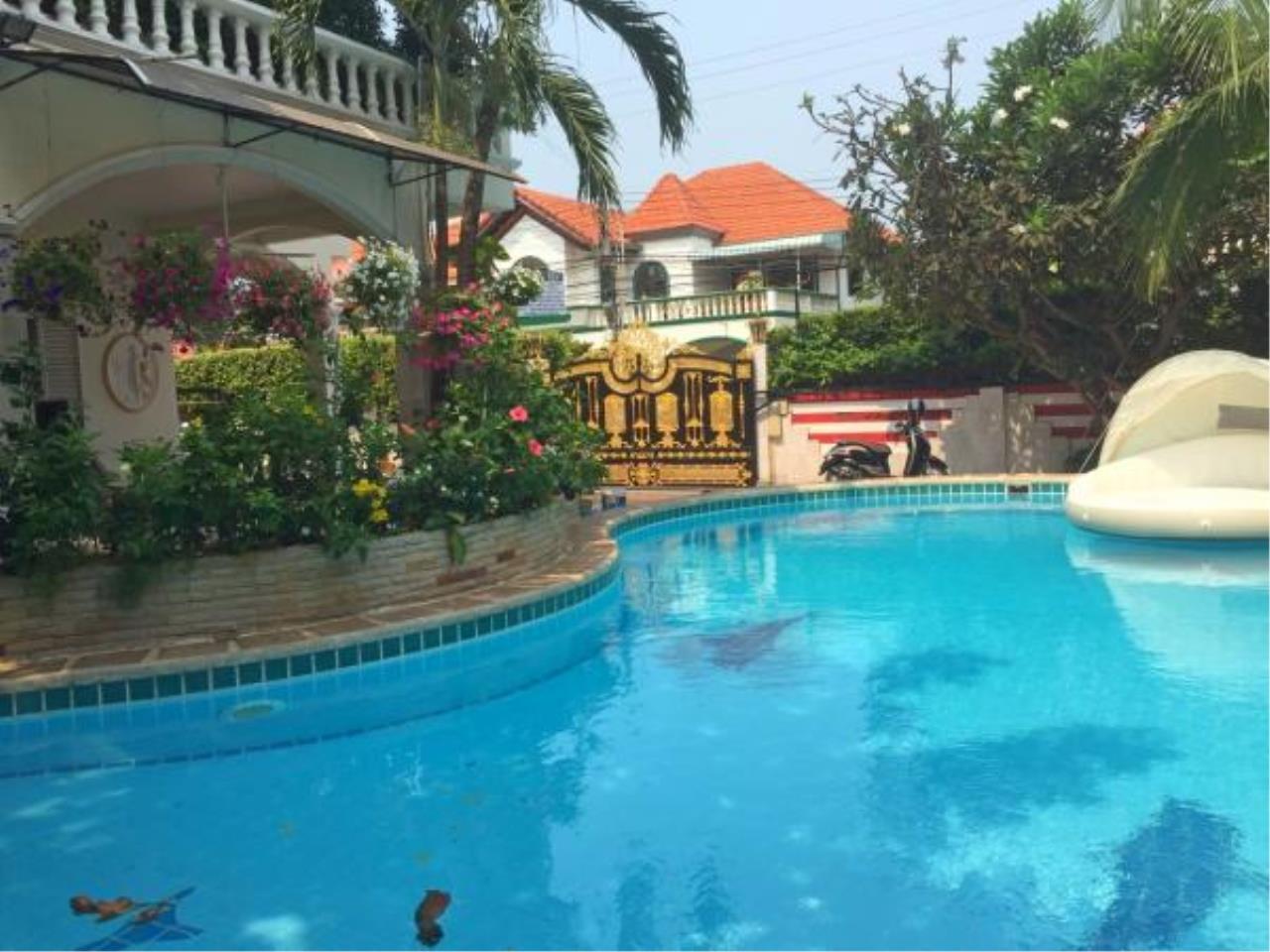 RE/MAX Town & Country Property Agency's 2 storey house with private pool on East Pattaya 1