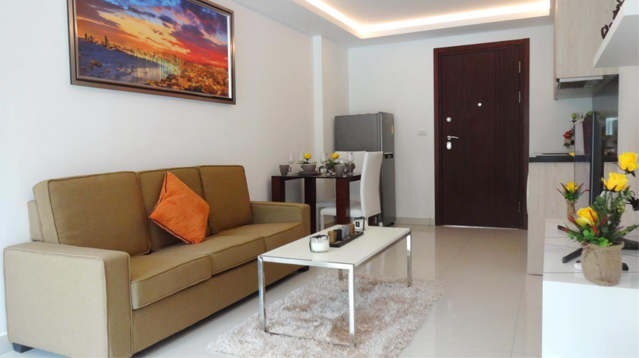 RE/MAX Town & Country Property Agency's Nice Condo in Jomtien 7
