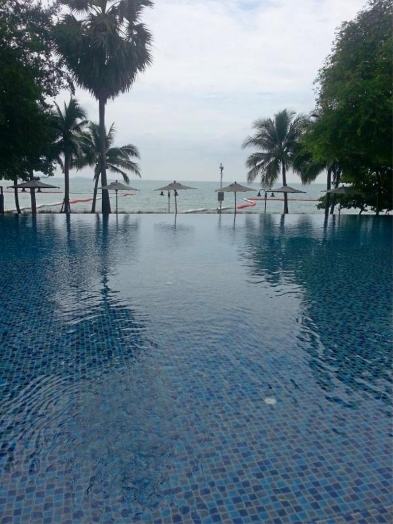 RE/MAX Town & Country Property Agency's Beachfront condo in Wong amart 12