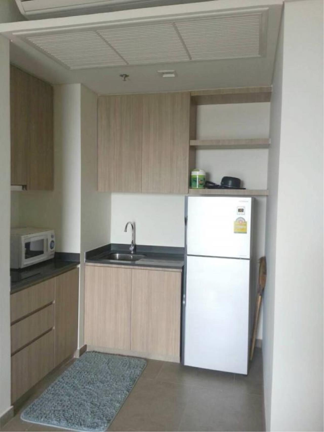 RE/MAX Town & Country Property Agency's Nice condo for rent in Wong Amart 7