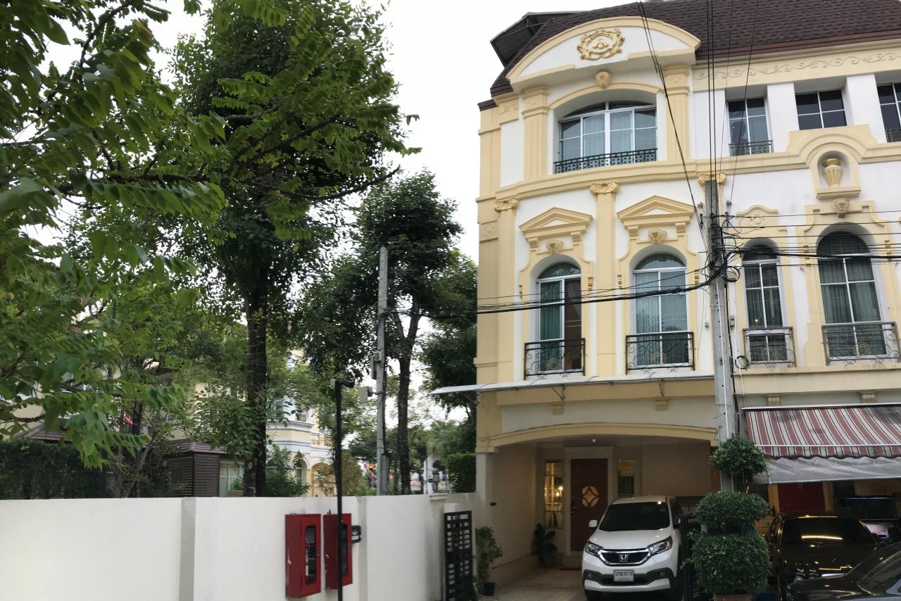 Property Thai Sale Agency's Baan Klang Krung Grand Vienna Rama 3 1