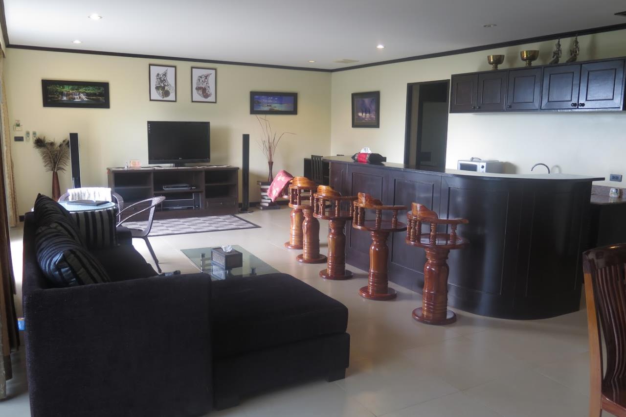 RE/MAX Island Real Estate Agency's Cosy hotel for sale in Chaweng (Quick Sale) 9