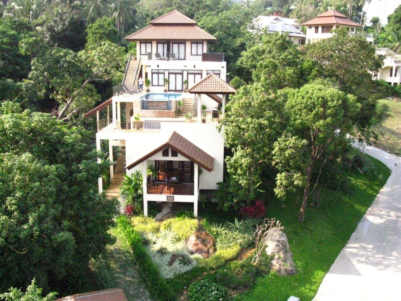 RE/MAX Island Real Estate Agency's Impressive Villa for sale in Chaweng 1