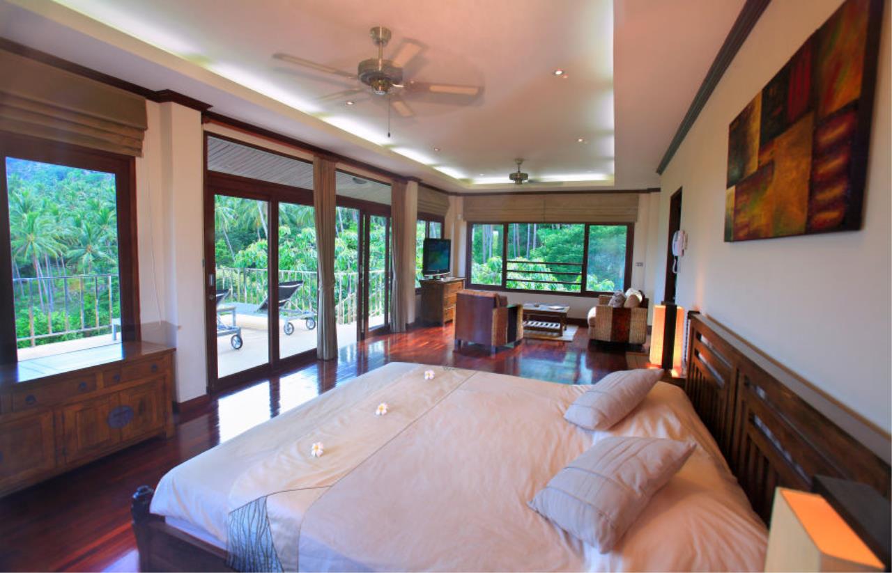 RE/MAX Island Real Estate Agency's Sea view villa in Chaweng Hills with home cinema 8