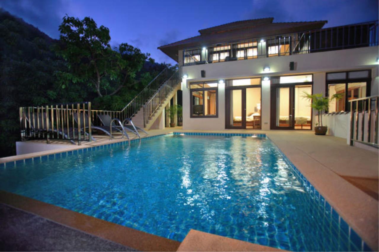 RE/MAX Island Real Estate Agency's Sea view villa in Chaweng Hills with home cinema 19