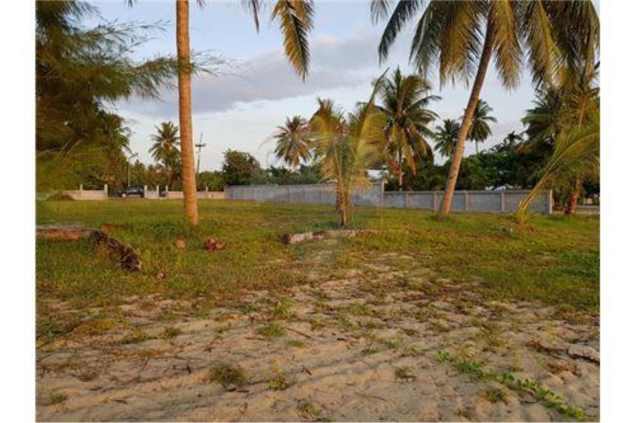 RE/MAX Island Real Estate Agency's Beach Land for sale in Sichon 12