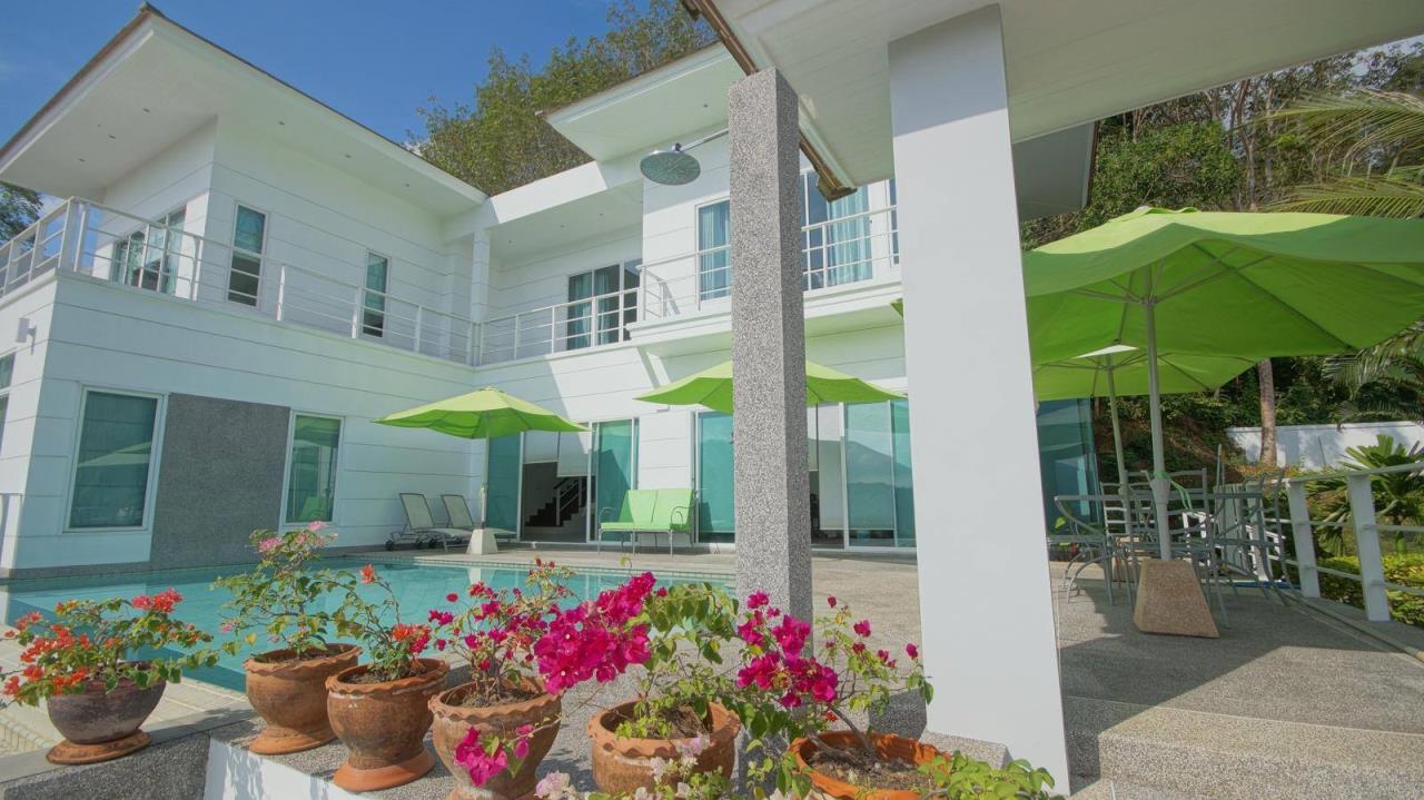 REAL Phuket  Agency's Botan Golf View - Modern 4-Bedroom Villa near Loch Palm Golf Course 8