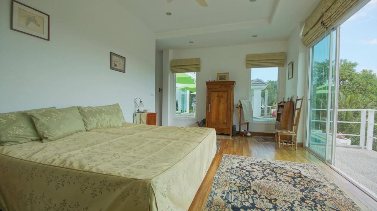 REAL Phuket  Agency's Botan Golf View - Modern 4-Bedroom Villa near Loch Palm Golf Course 16