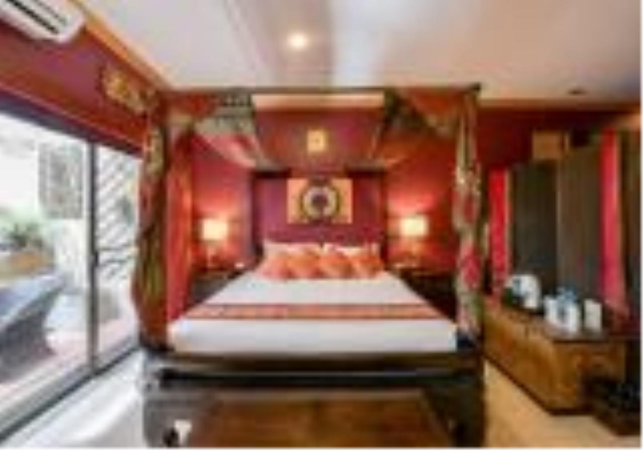 Signature Realty ( Thailand ) Co Ltd Agency's Luxury antique pool villa 6 bedroom 6 bathroom at Thappraya Road. 5