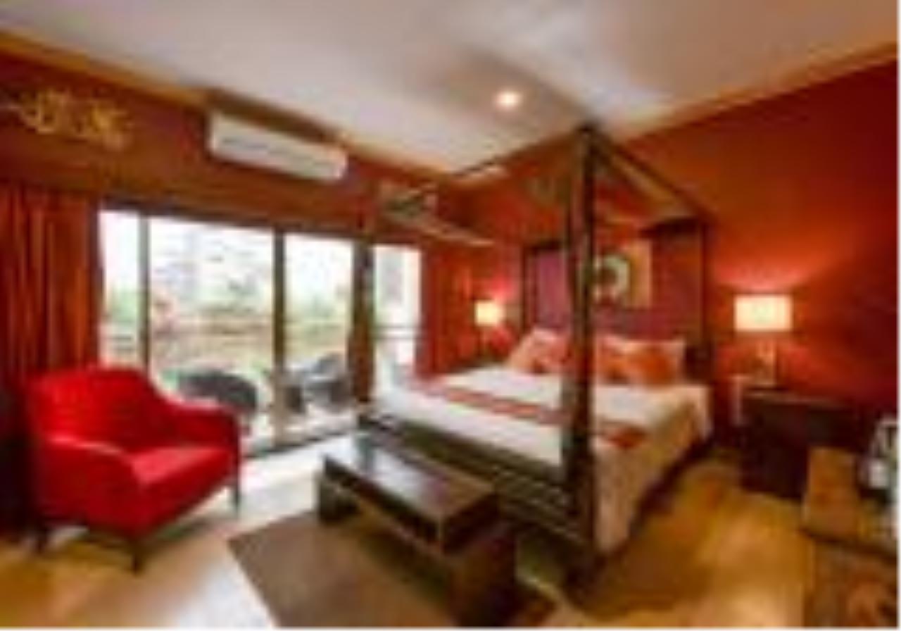 Signature Realty ( Thailand ) Co Ltd Agency's Luxury antique pool villa 6 bedroom 6 bathroom at Thappraya Road. 4
