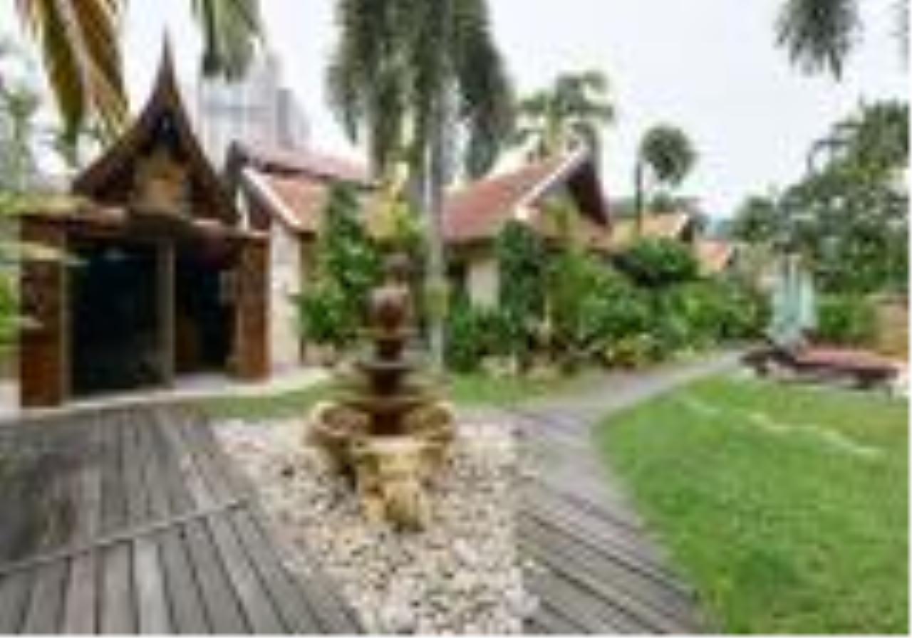 Signature Realty ( Thailand ) Co Ltd Agency's Luxury antique pool villa 6 bedroom 6 bathroom at Thappraya Road. 14