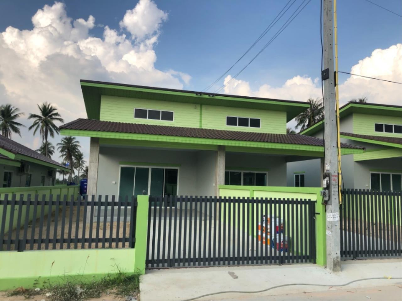 Signature Realty ( Thailand ) Co Ltd Agency's New house 220 SQM plot 1