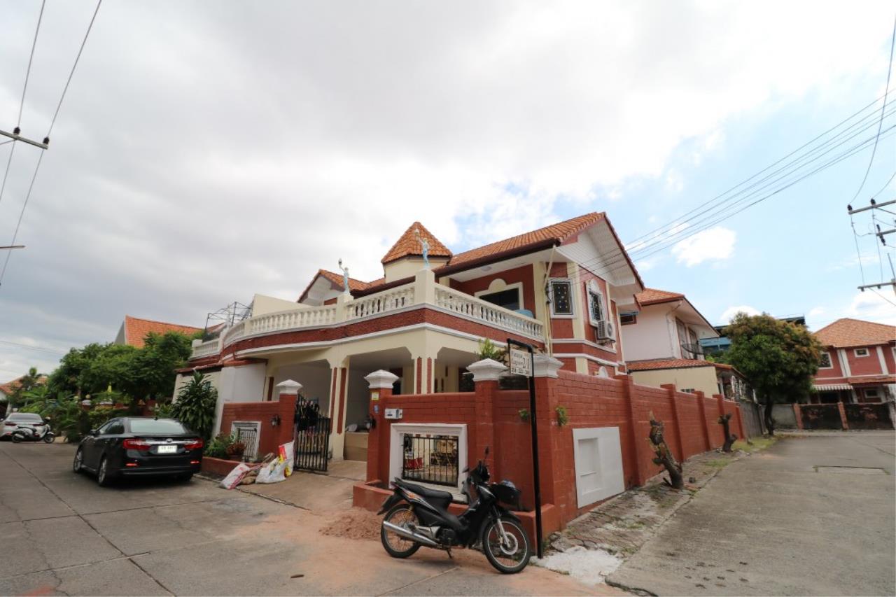 Signature Realty ( Thailand ) Co Ltd Agency's 3 Bedroom House with Pool for Sale - Pattaya Lagoon Resort Thepprasit 2