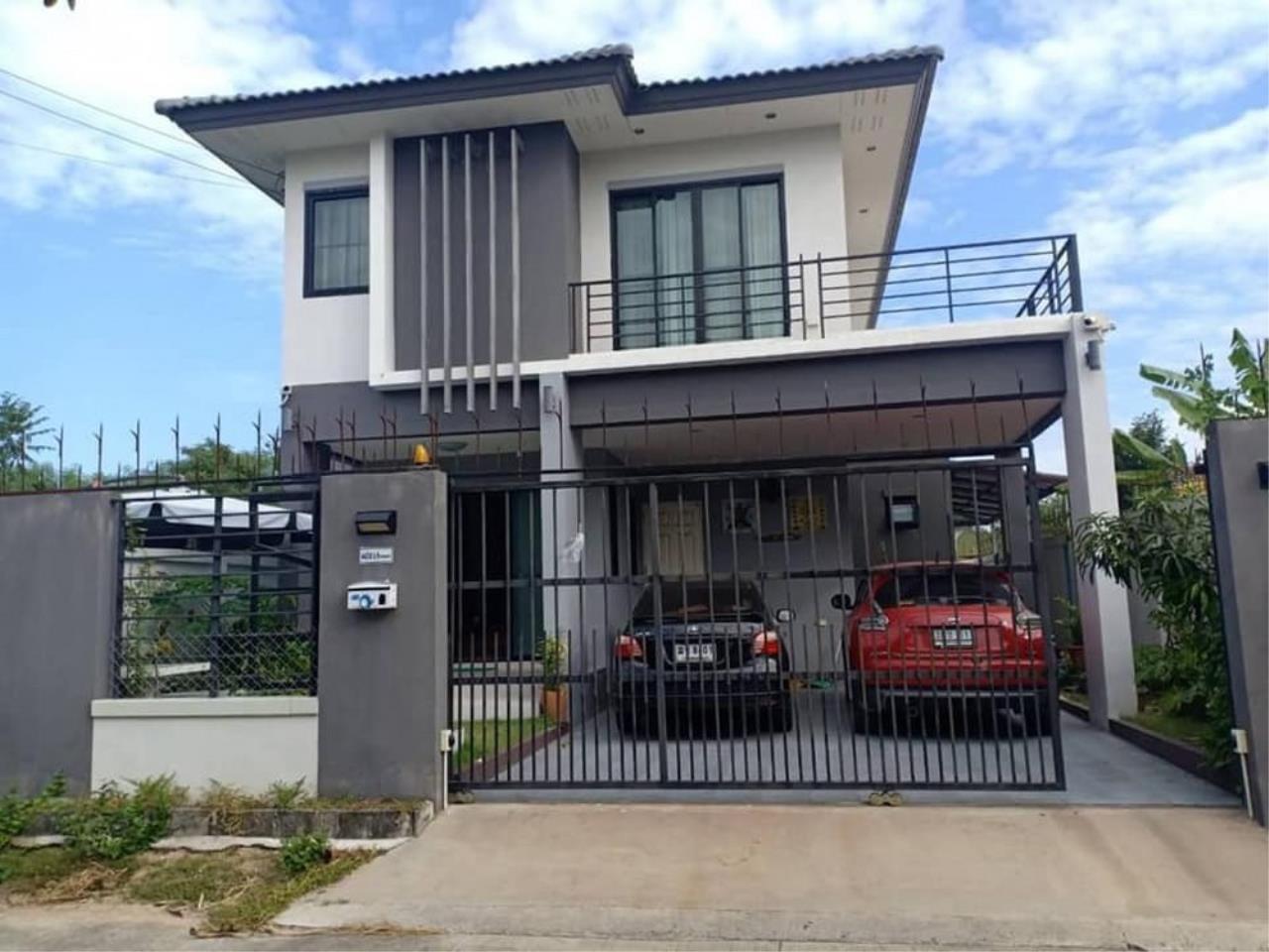 Signature Realty ( Thailand ) Co Ltd Agency's 2 storey house  3 bedroom 3 bathroom fully furnished in Sriracha 1