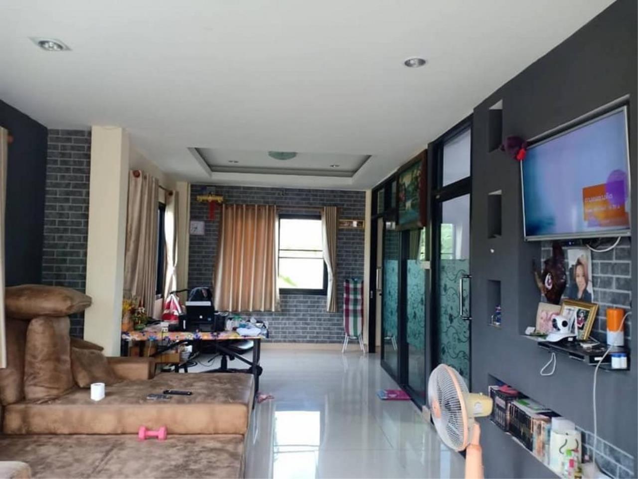Signature Realty ( Thailand ) Co Ltd Agency's 2 storey house  3 bedroom 3 bathroom fully furnished in Sriracha 4