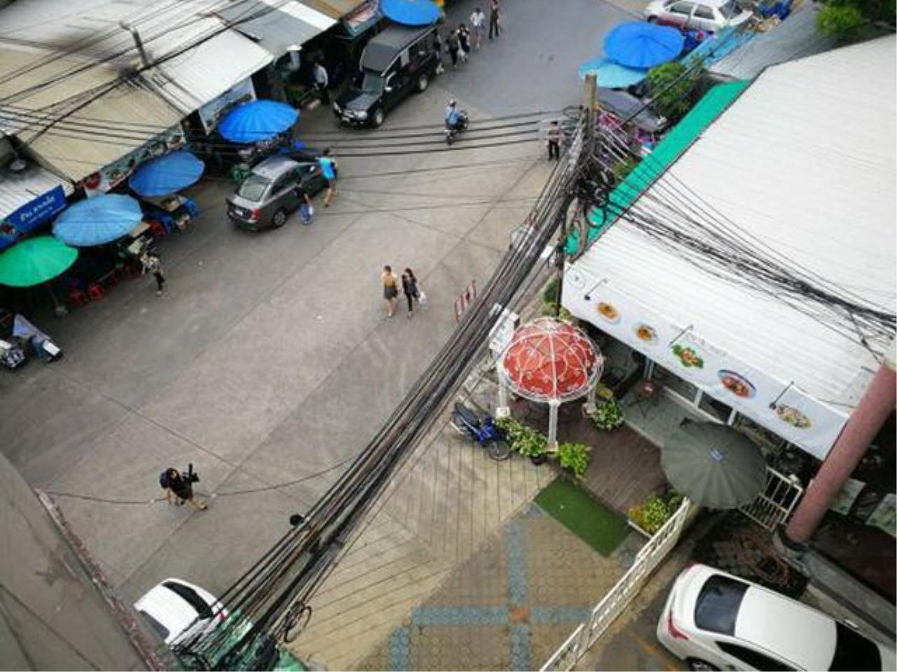 The Agent Property Agency's Office for sale in Rama 9 Soi 6, area 122.8 sq.m., area of ​​1,200 sq.m., 4 storeys, very good location near MRT Rama 9 MRT Cultural Center. To the street culture Thuan Ruammit Road Exit to Ratchadapisek Road. Near Srirat Expressway to Rama 2, Bangna k Silom Sathorn is conveniently located near the intersection of MCOT. Shortcut to Central Rama 9 36