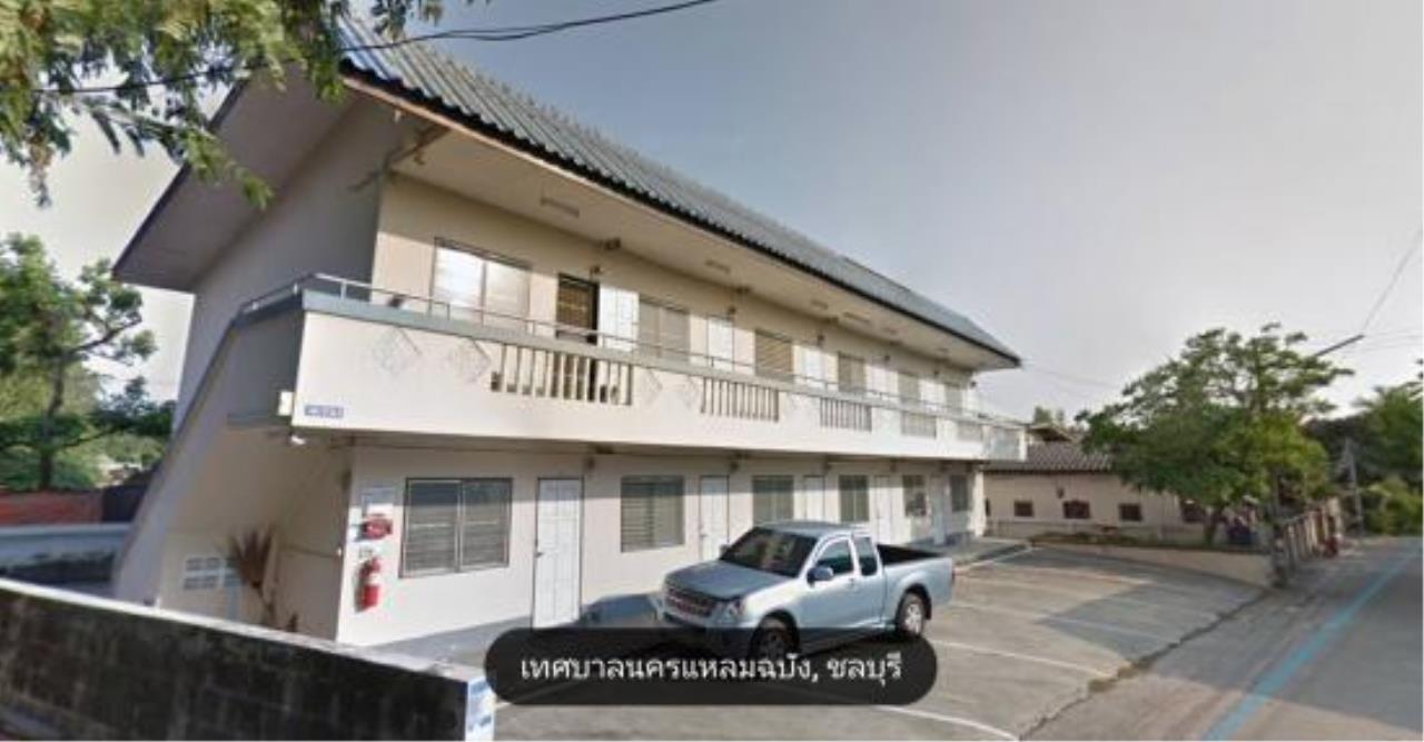 The Agent Property Agency's Sriracha Dormitory for sale, area of 109 sq.m., 2 floors with 12 rooms, near Sriracha Transport Office, 100 meters, 3 minutes to Ao Udom intersection, near Laem Chabang Industrial Estate, golden location of EEC Special. Yield cut 5.2% 1
