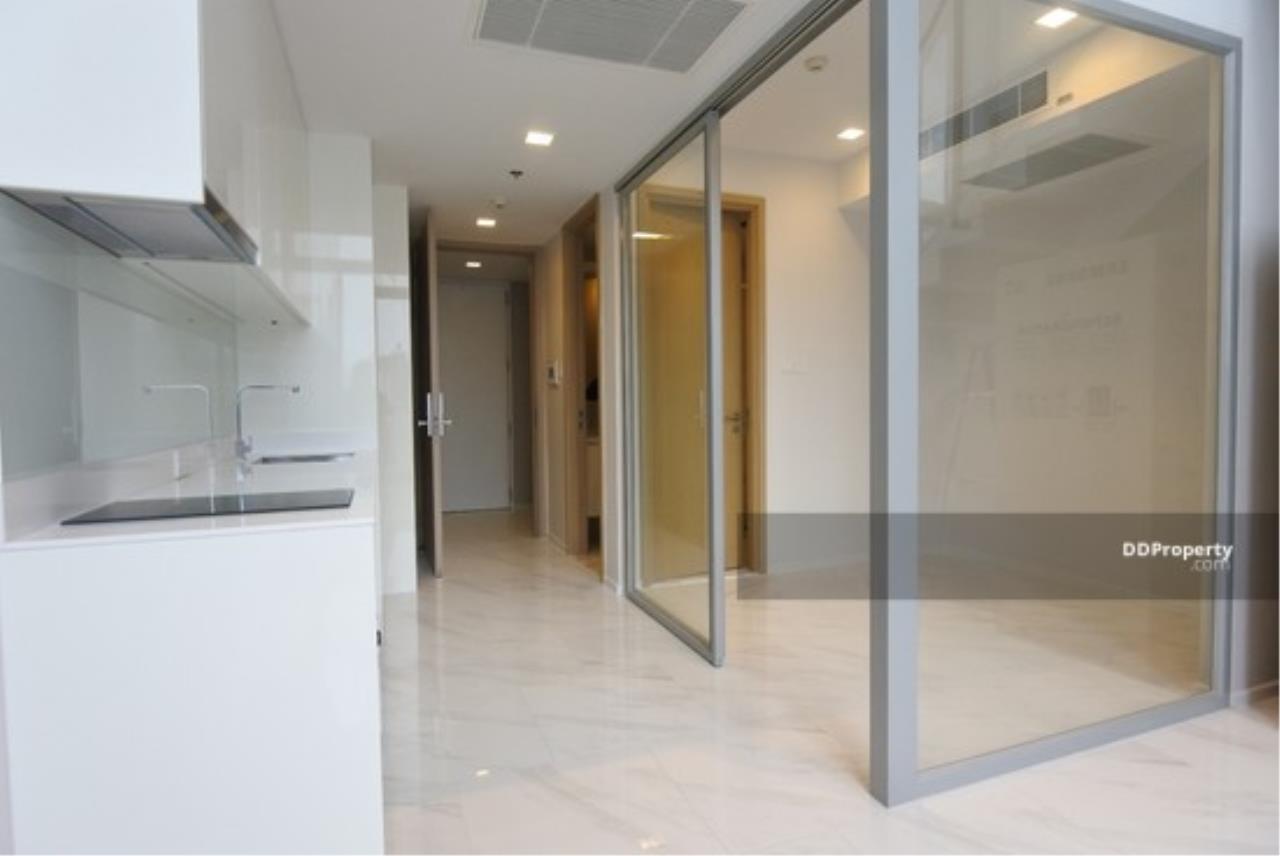 The Agent Property Agency's Condo Hyde Sukhumvit 11, size 63.12 sqm. 18th floor Duplex Penthouse 1 bed 2 bath city view, good location near BTS Nana 450 meters and MRT Asoke Central Embassy, Central Chidlom, Amarin Plaza, EmQuartier, The Emporium, Siam Square. Everytime 5