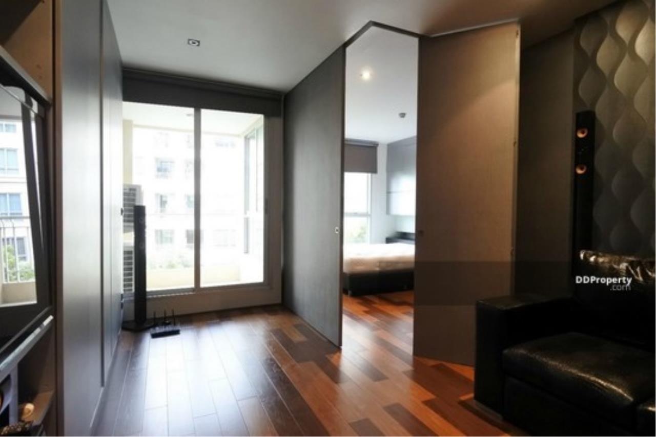 The Agent Property Agency's Condo for sale, The Address Sukhumvit42, size 45.30 sq.m., 5th floor, Building A, 1 bed, 1 bath, city view, decorated in modern style. Sale with furniture, near BTS Ekkamai, BTS Phra Khanong, near Ramindra-At-Narong expressway, Major Ekamai 14