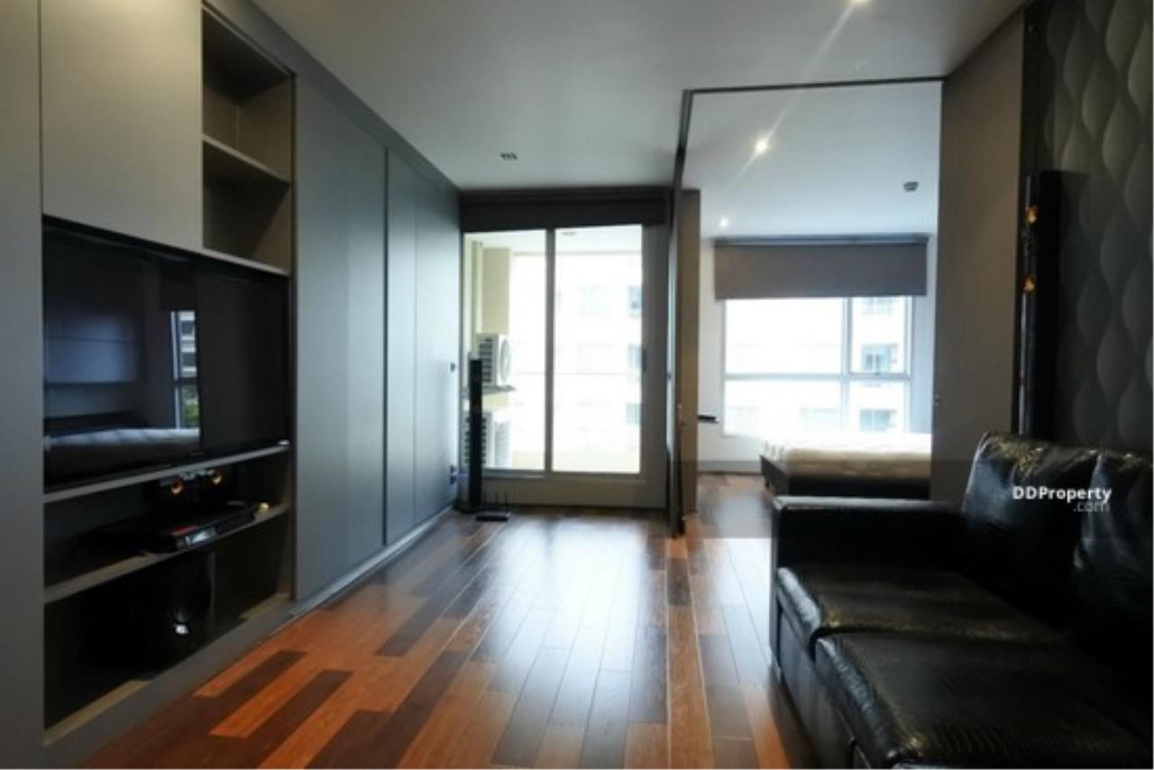 The Agent Property Agency's Condo for sale, The Address Sukhumvit42, size 45.30 sq.m., 5th floor, Building A, 1 bed, 1 bath, city view, decorated in modern style. Sale with furniture, near BTS Ekkamai, BTS Phra Khanong, near Ramindra-At-Narong expressway, Major Ekamai 2