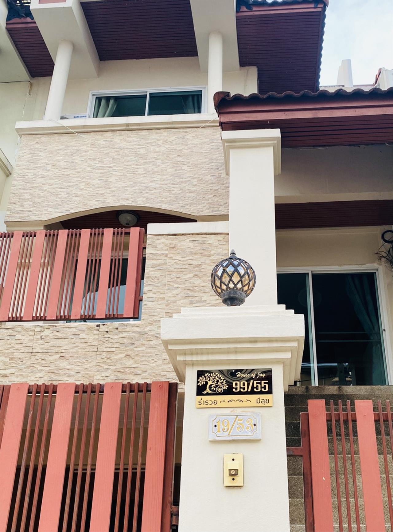 BkkSmartAgent Agency's Townhome Royal Nakarin Villa 2