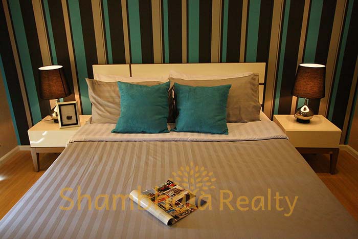 Shambhala Realty Agency's Condo For Rent: Renova Residence, 3 Bedrooms with modern decoration and right location at Soi Nailert 4