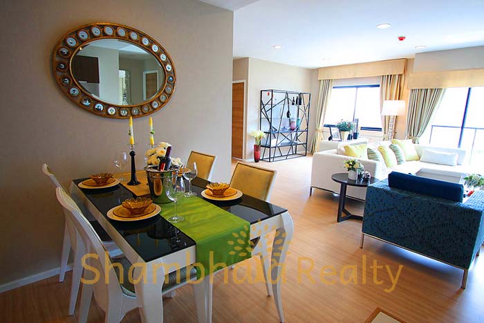 Shambhala Realty Agency's Condo For Rent: Renova Residence, 3 Bedrooms with modern decoration and right location at Soi Nailert 5