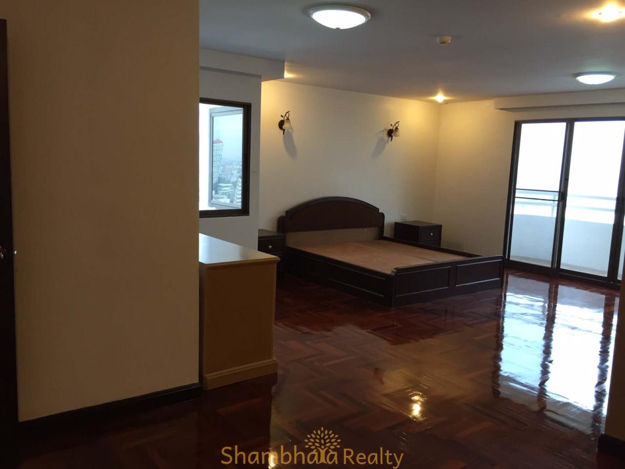 Shambhala Realty Agency's Regent On The Park 1 Condominium for Rent in Sukhumvit 26 1