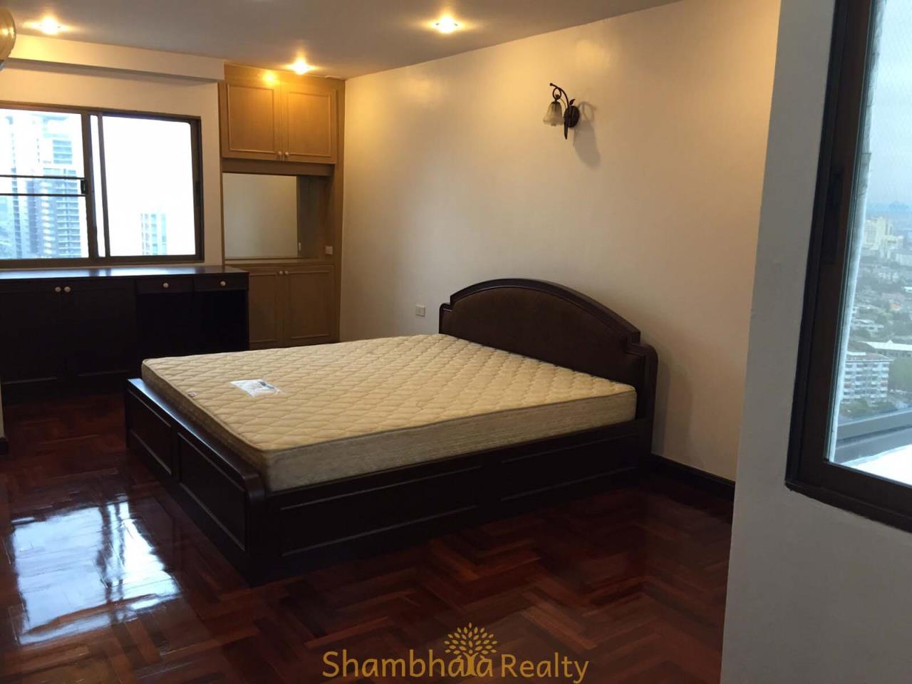 Shambhala Realty Agency's Regent On The Park 1 Condominium for Rent in Sukhumvit 26 2