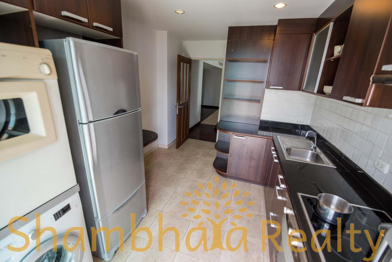 Shambhala Realty Agency's Apartment For Rent Condominium for Rent in Sathorn-Silom. BTS Chong Nontri 5