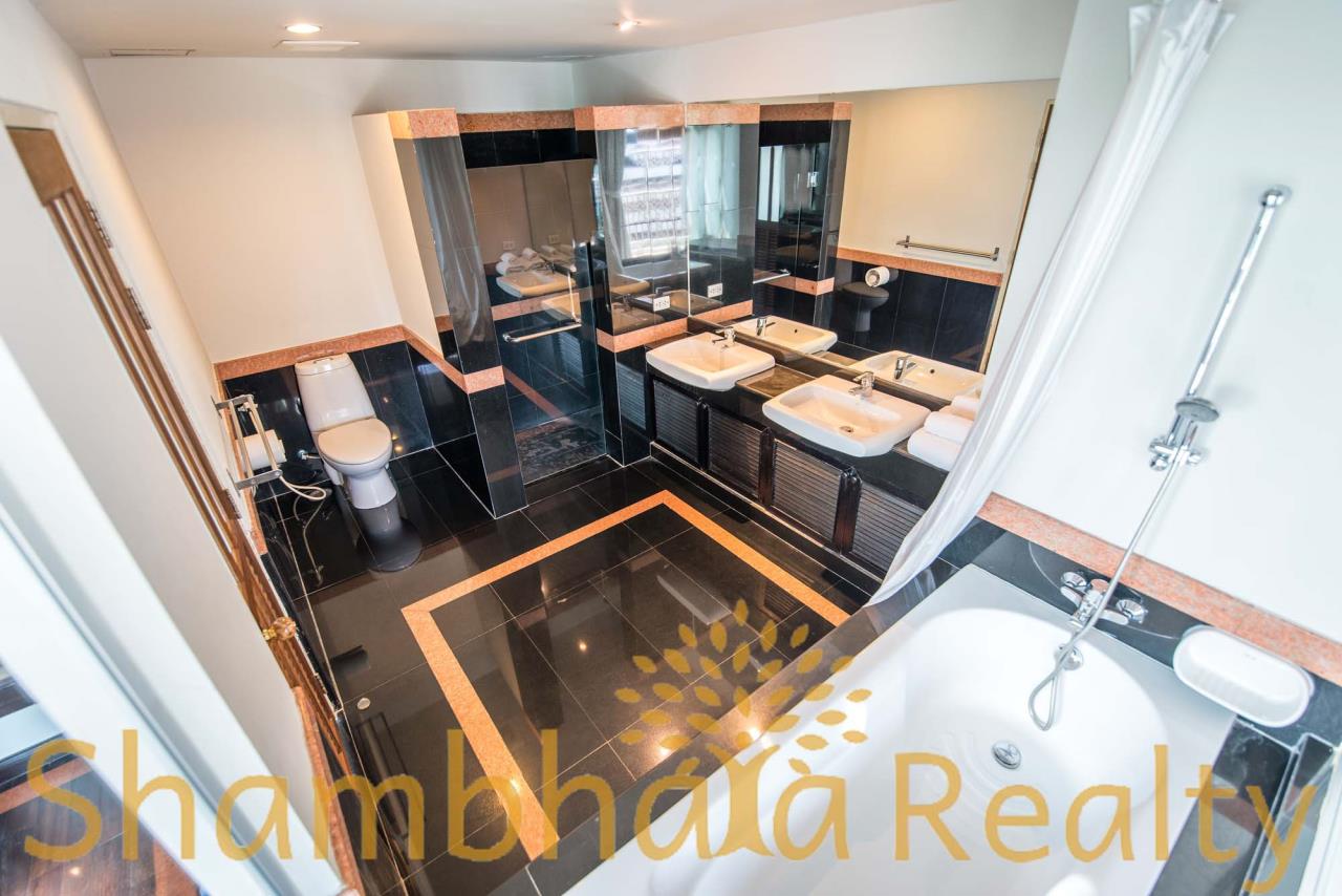 Shambhala Realty Agency's Apartment For Rent Condominium for Rent in Sathorn-Silom. BTS Chong Nontri 3