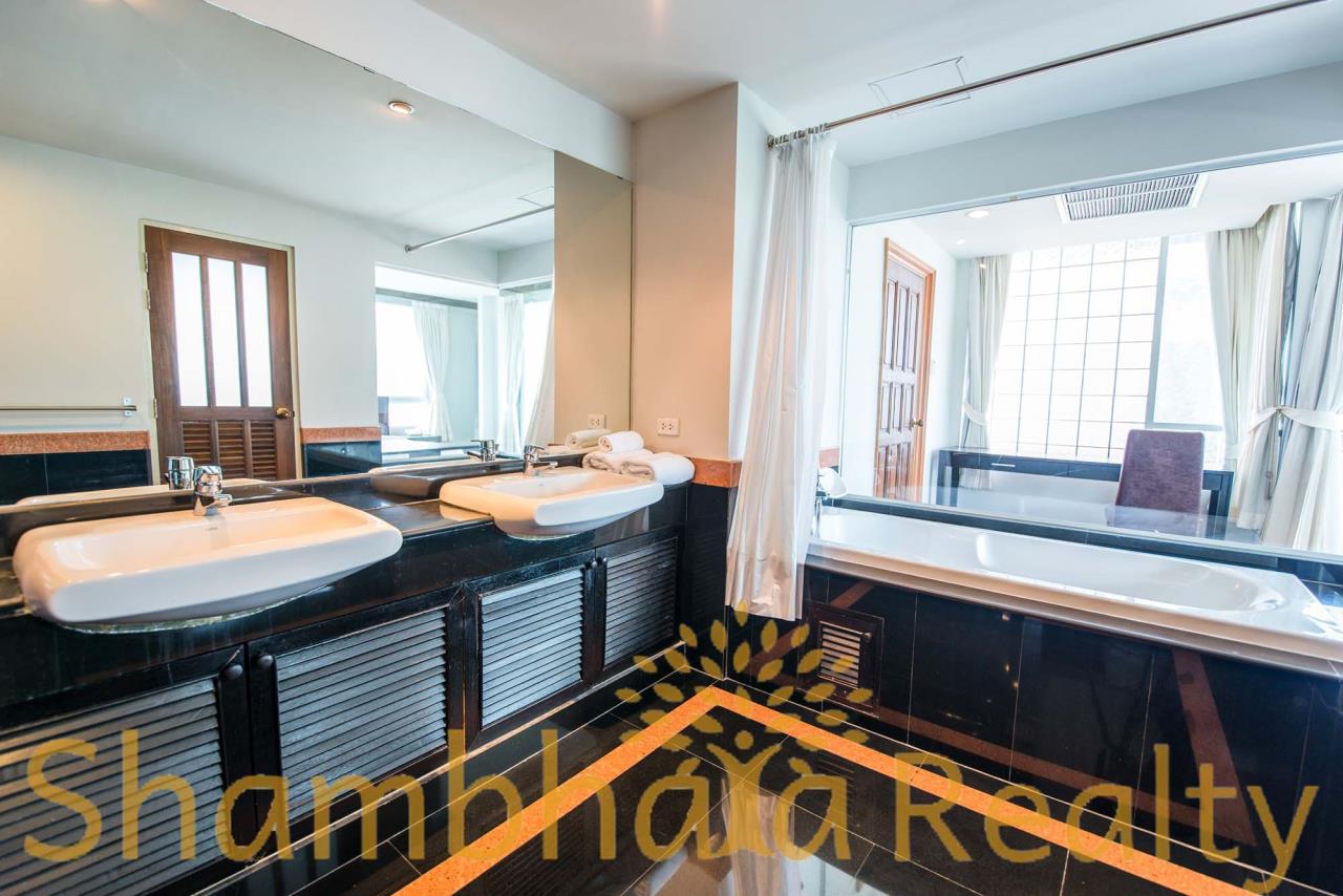 Shambhala Realty Agency's Apartment For Rent Condominium for Rent in Sathorn-Silom. BTS Chong Nontri 4