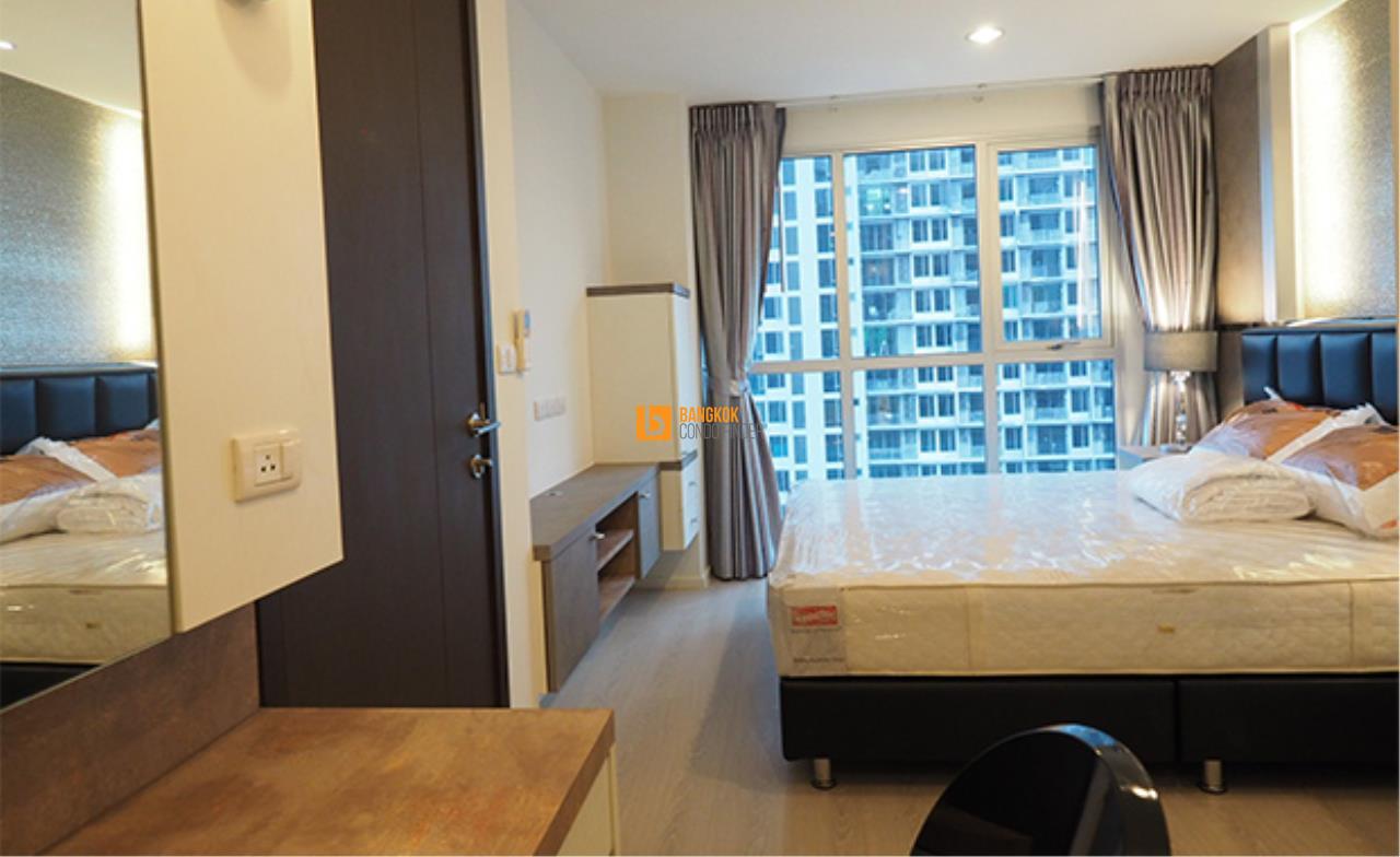 Bangkok Condo Finder Agency's Rhythm Sathorn-Narathiwas Condominium for Rent 11