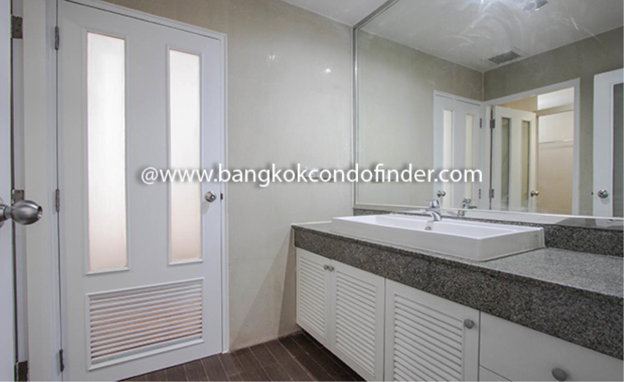 Bangkok Condo Finder Agency's Baan Yenarkard Condominium for Rent 2