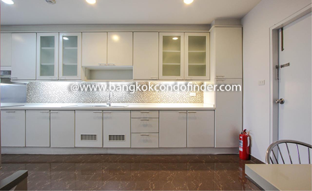 Bangkok Condo Finder Agency's Baan Yenarkard Condominium for Rent 9