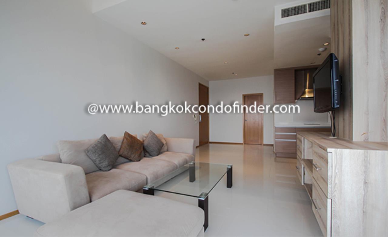 Bangkok Condo Finder Agency's The Emporio Place Sukhumvit 24 Condominium for Rent 8