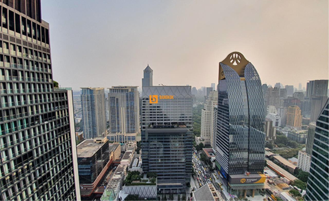 Bangkok Condo Finder Agency's Noble Ploenchit Condominium for Rent 18