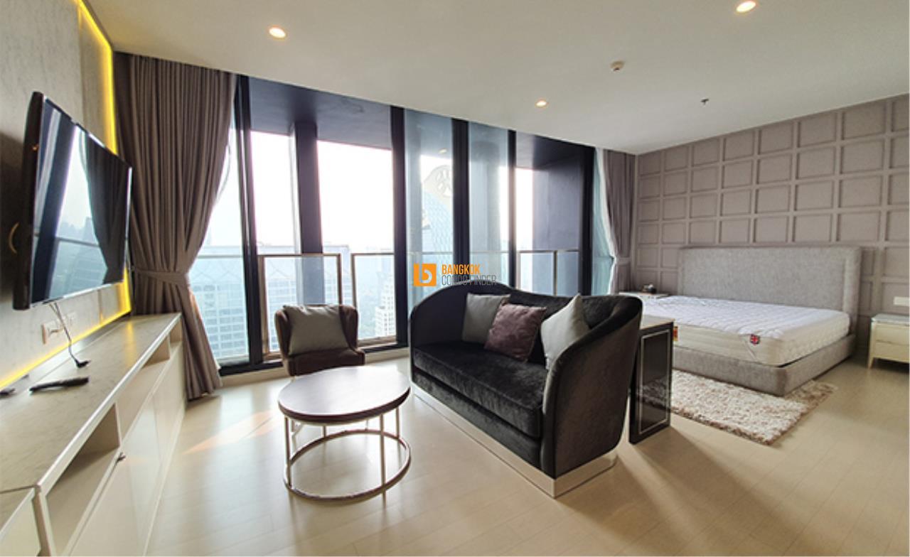 Bangkok Condo Finder Agency's Noble Ploenchit Condominium for Rent 9