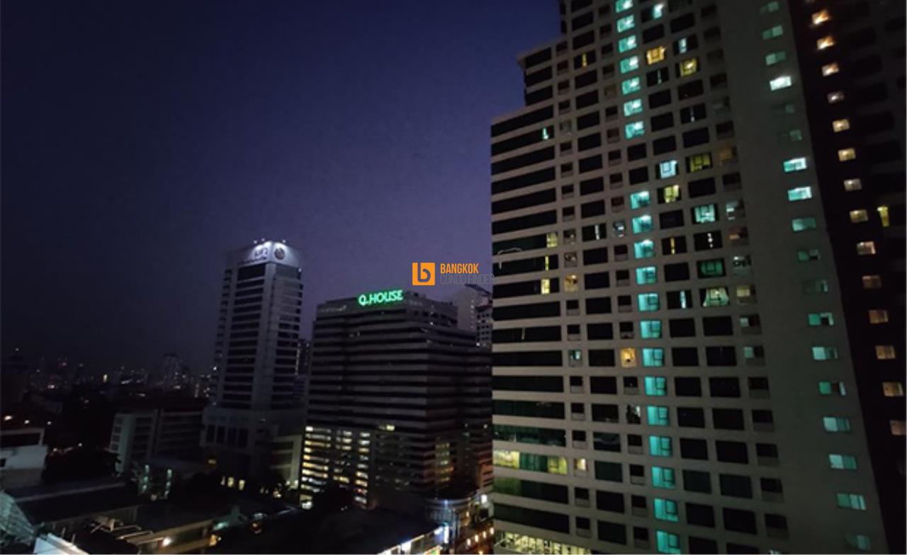 Bangkok Condo Finder Agency's The Lofts Asoke Condominium for Rent 14