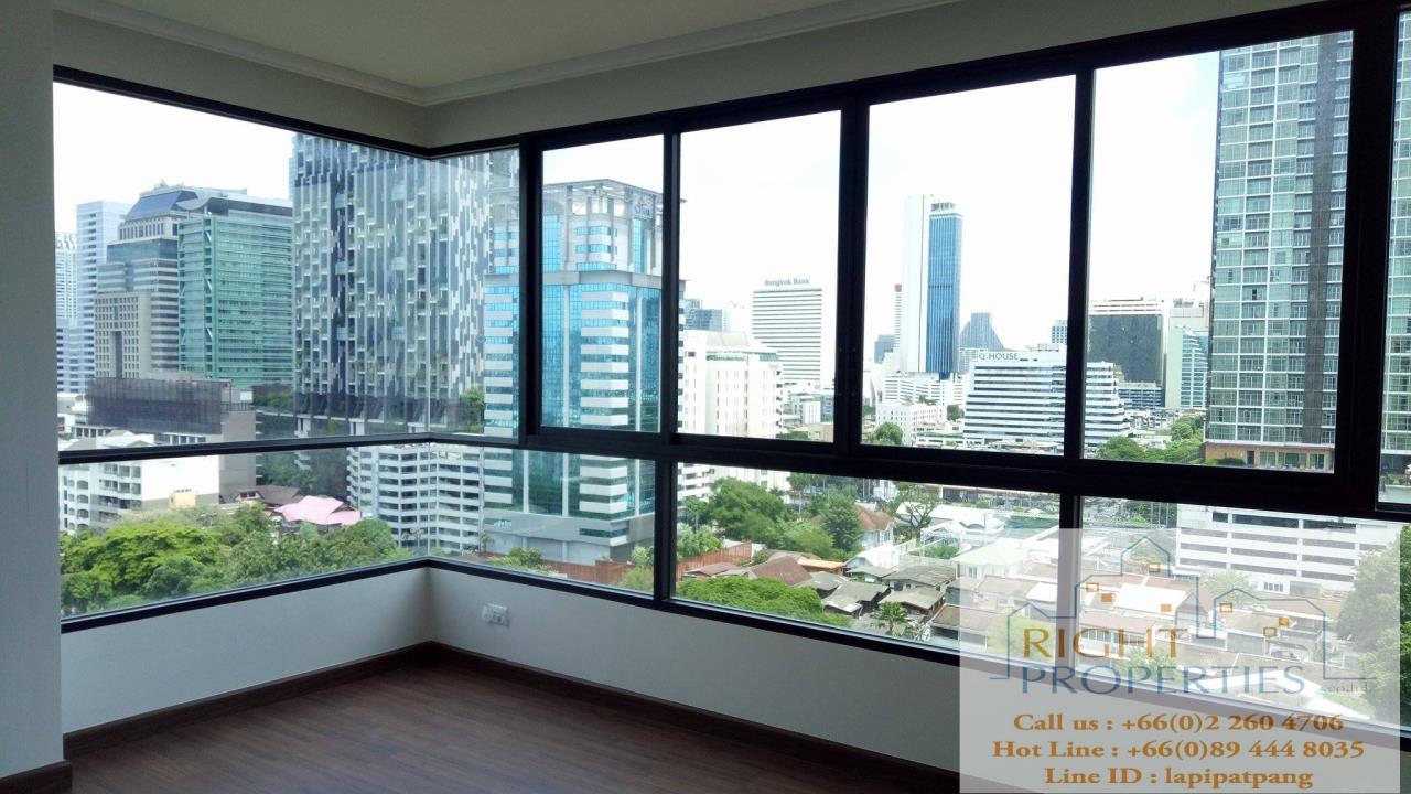 Right Properties Agency's Urgent sale!! Brand new project on Sathorn. Close to Convent road, BNH hospital. Great deal 5