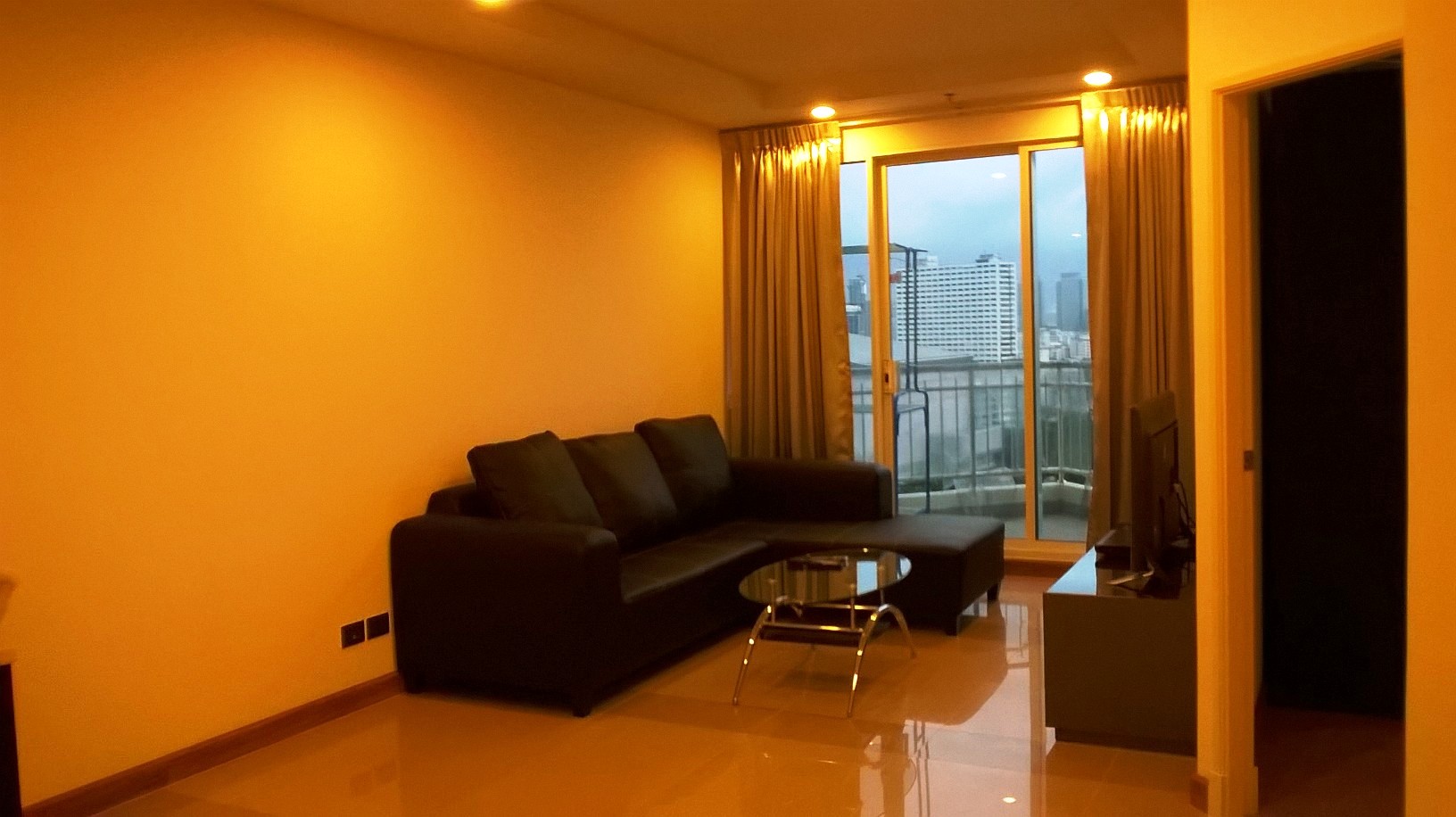 RE/MAX All Star Realty Agency's For Rent – Fully furnished Two Bed Two Bath 76 sqm Supalai Wellington (MRT Thailand Cultural Centre) 4