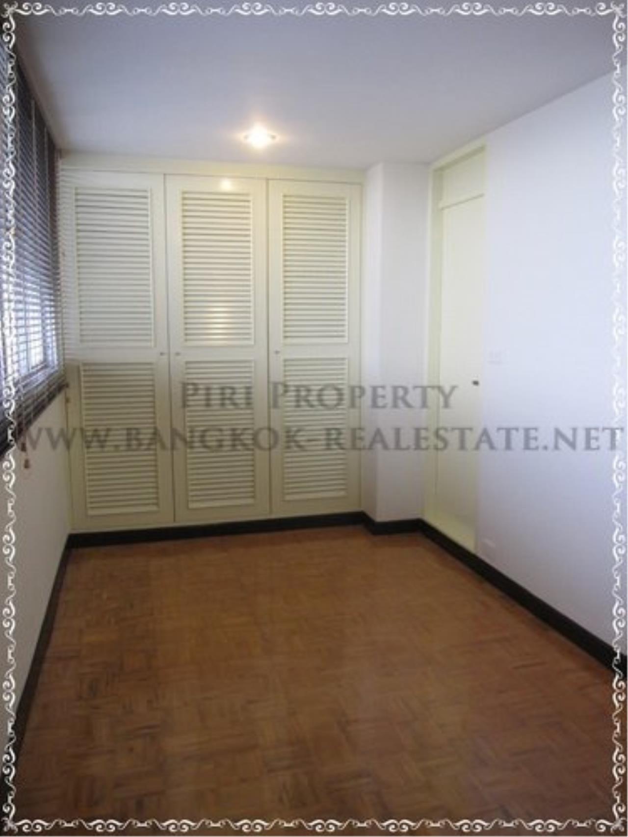 Piri Property Agency's Spacious Duplex Condo in Ekkamai for SALE - 235 SQM 4