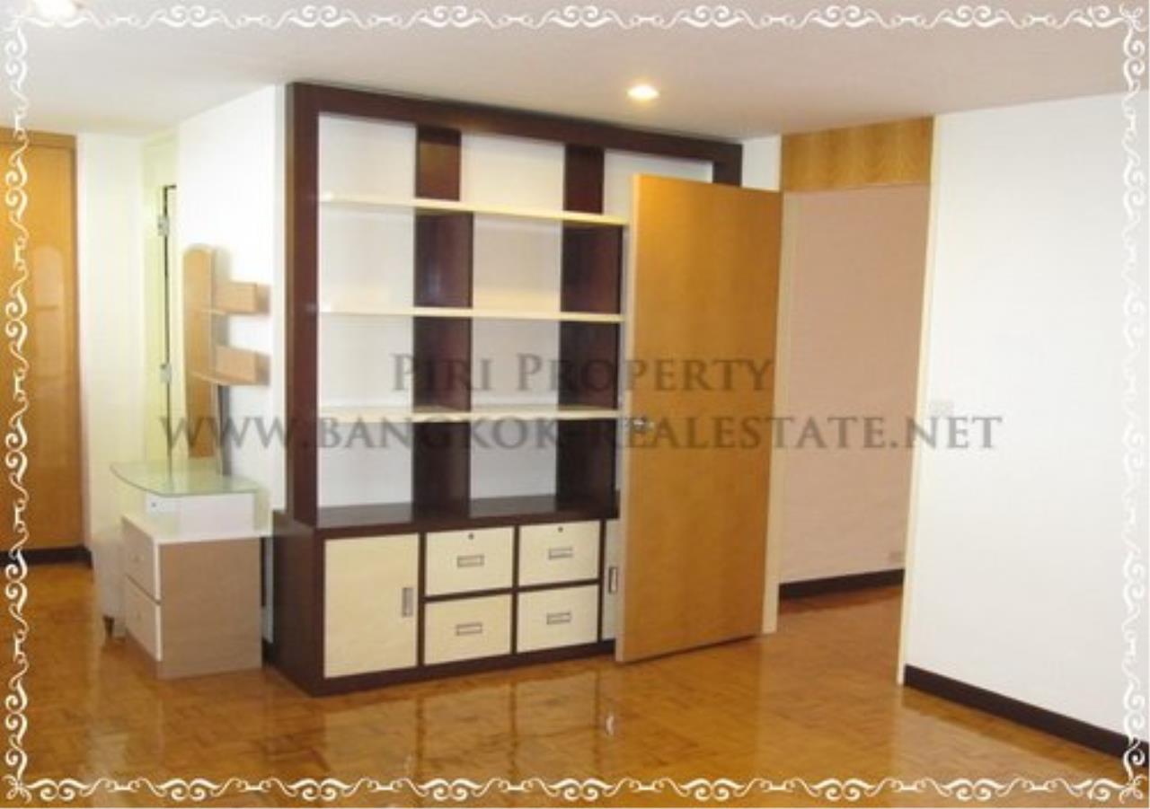 Piri Property Agency's Spacious Duplex Condo in Ekkamai for SALE - 235 SQM 6