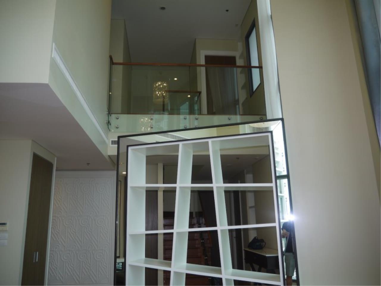 Piri Property Agency's Duplex 3 Bedrooms in the Bright Condo for rent on high floor 3