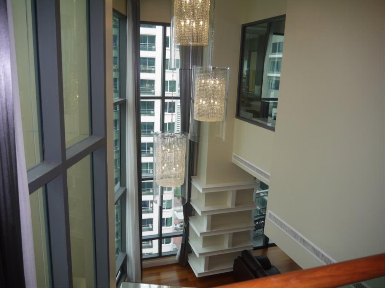 Piri Property Agency's Duplex 3 Bedrooms in the Bright Condo for rent on high floor 11