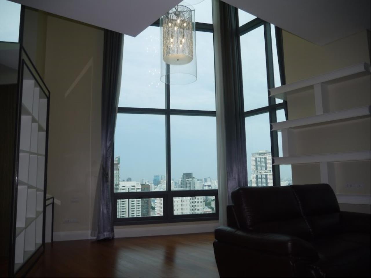 Piri Property Agency's Duplex 3 Bedrooms in the Bright Condo for rent on high floor 19