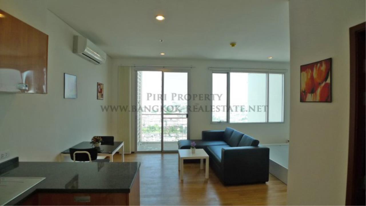 Piri Property Agency's High Floor Studio in Villa Sathorn for Rent - Nice Decoration 1
