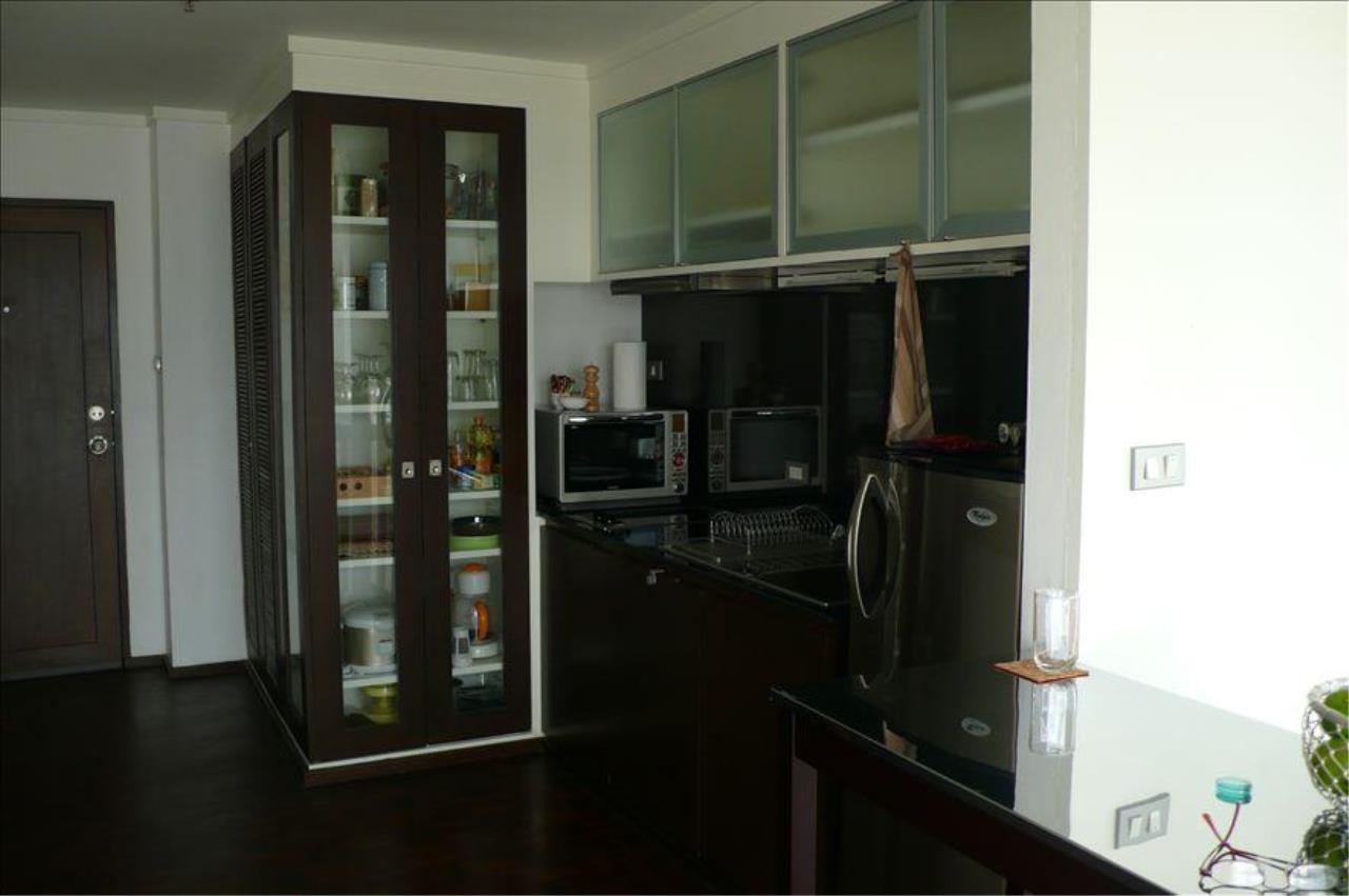 Piri Property Agency's 2 bedrooms  For Rent Silom Suite 2