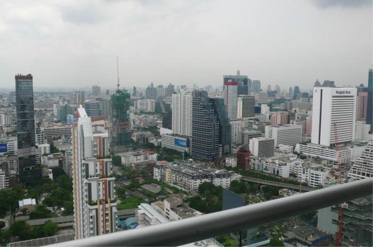 Piri Property Agency's 2 bedrooms  For Rent Silom Suite 4