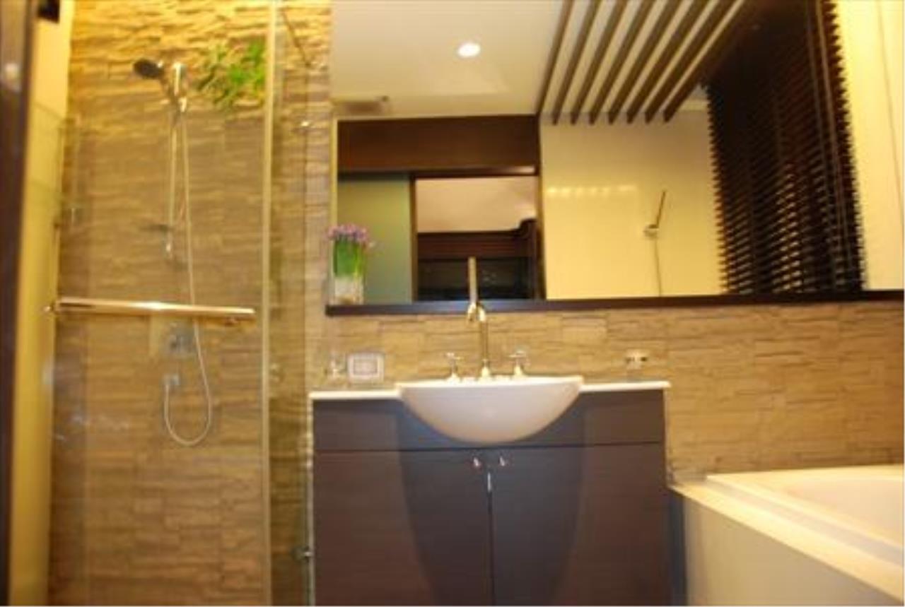 Piri Property Agency's 2 bedrooms  For Rent Watermark Chaophraya 4